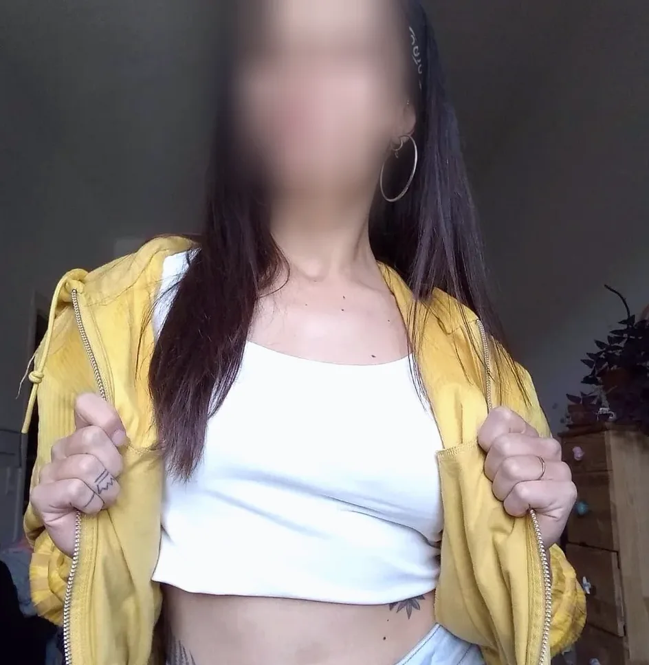 Chiara, 36