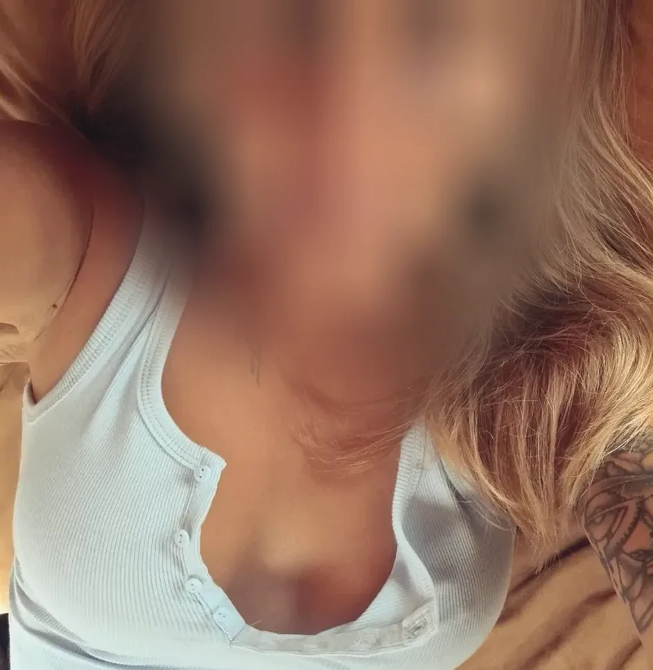 Emma, 33