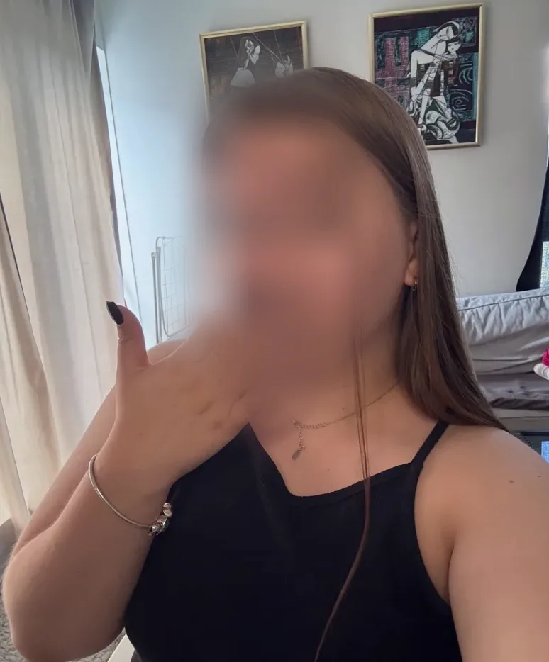 Hannah, 22