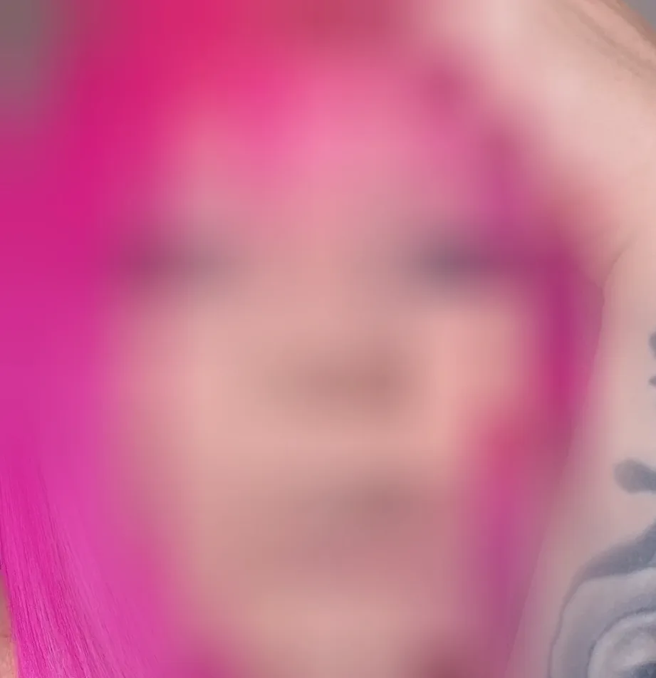 Melanie, 32