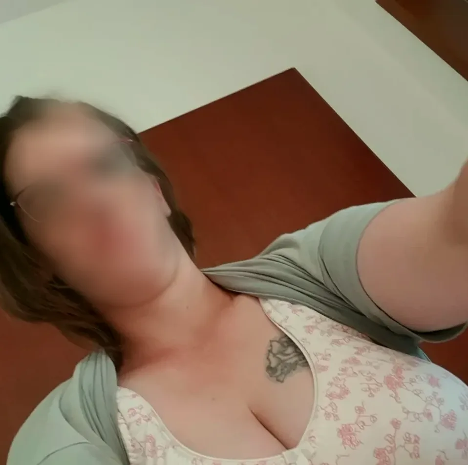 Michaela, 35