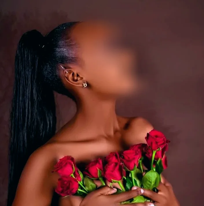 Selma, 23